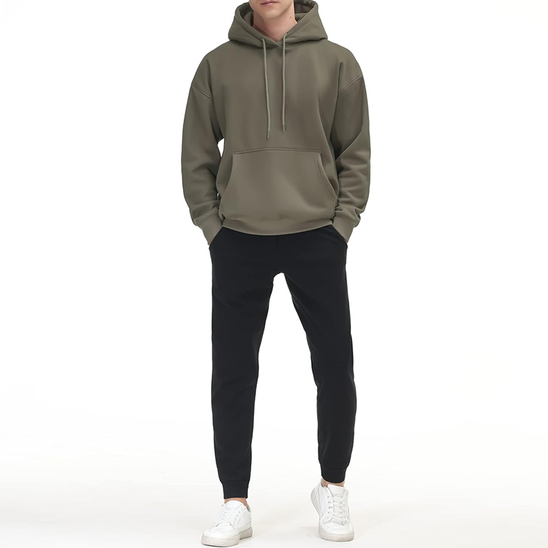 hongfeng’s polyester hoodie provides warmth and comfort for every workout session.